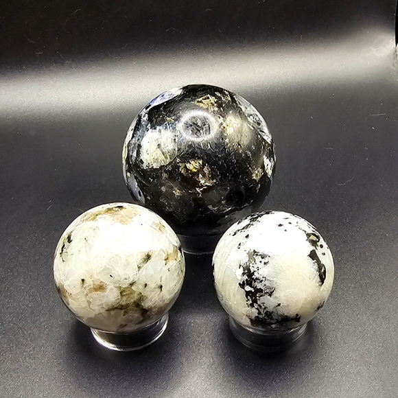 Set of 3 Moonstone Crystal Spheres - Picture 7 of 9